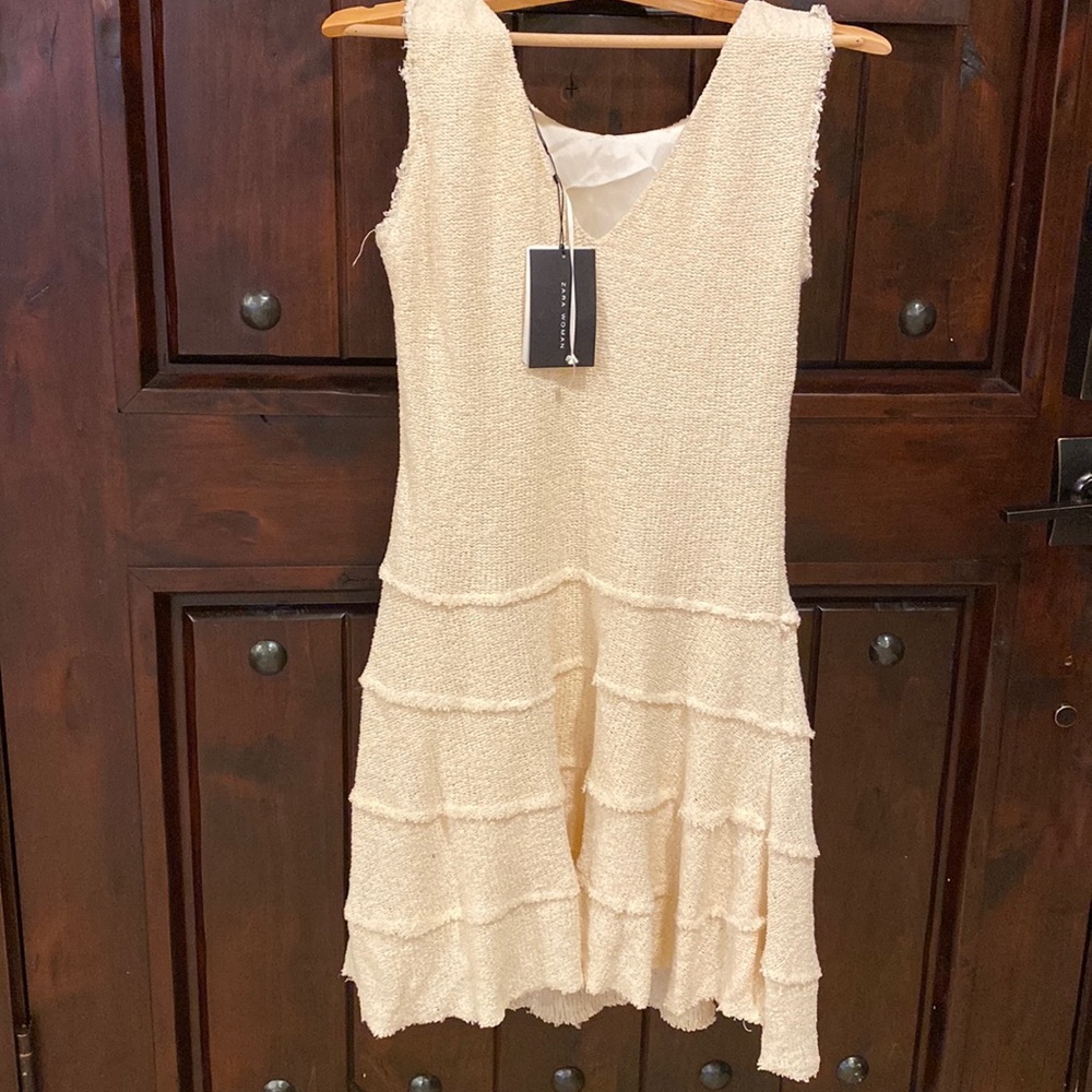 NWT Zara off white v neck dress size M